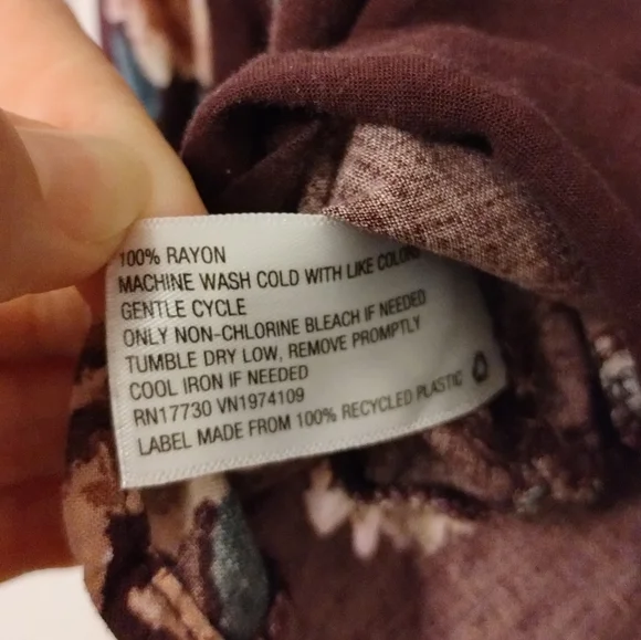 *5 for $20* Wild Fable floral wrap top - Picture 10 of 10